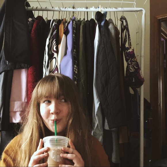 Hi, I’m Molli ✨💛🌻 - Picture 6 of 11